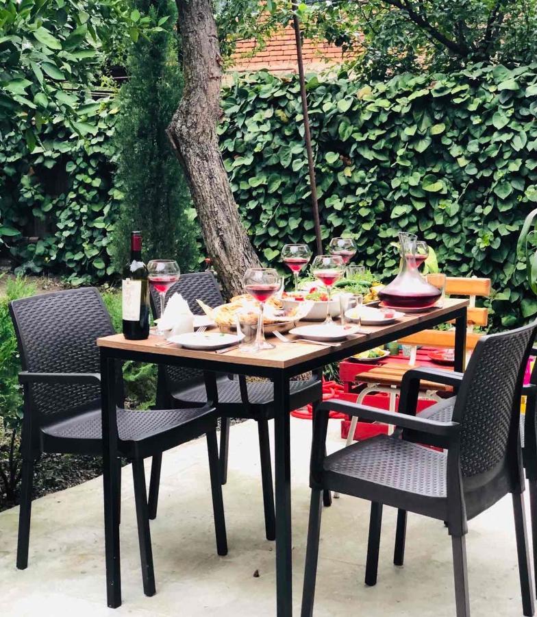 Sweet Apartment In Kutaiszi Kültér fotó