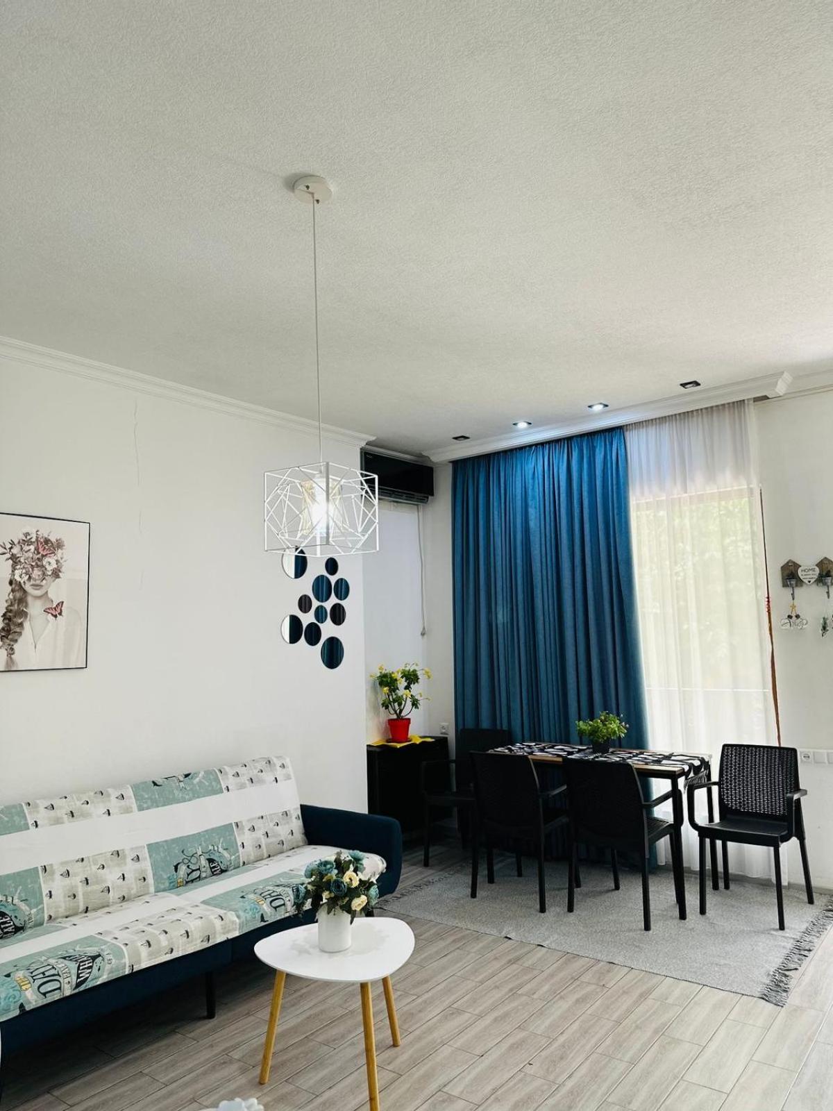 Sweet Apartment In Kutaiszi Kültér fotó