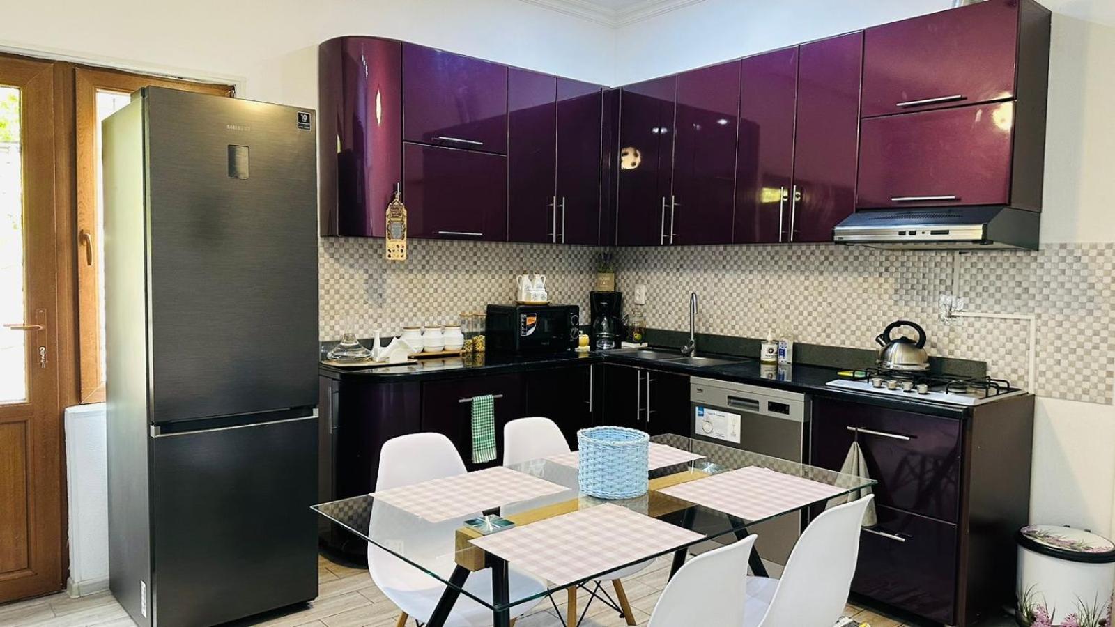 Sweet Apartment In Kutaiszi Kültér fotó