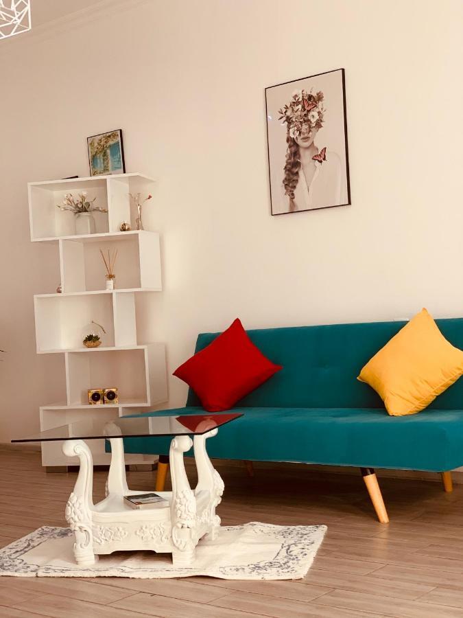 Sweet Apartment In Kutaiszi Kültér fotó