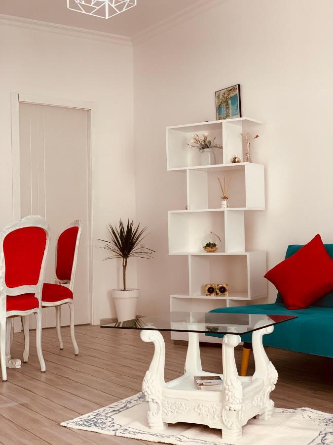 Sweet Apartment In Kutaiszi Kültér fotó