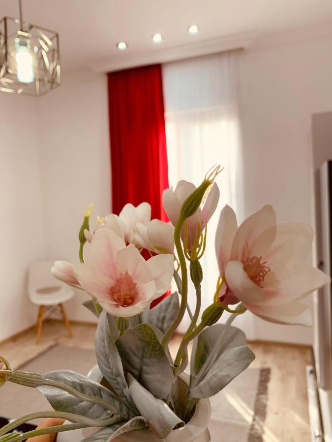 Sweet Apartment In Kutaiszi Kültér fotó