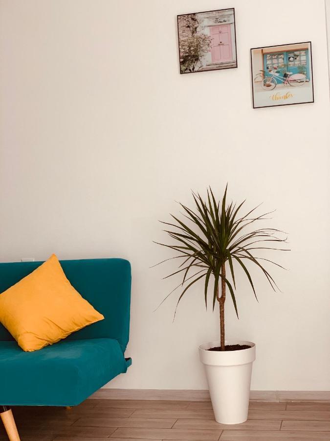 Sweet Apartment In Kutaiszi Kültér fotó