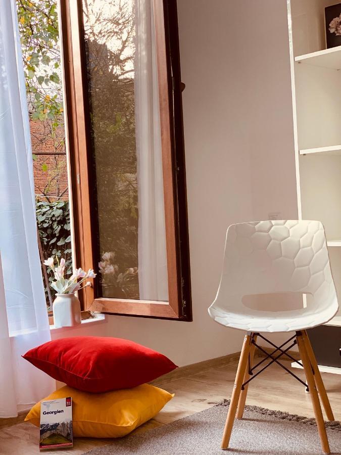 Sweet Apartment In Kutaiszi Kültér fotó